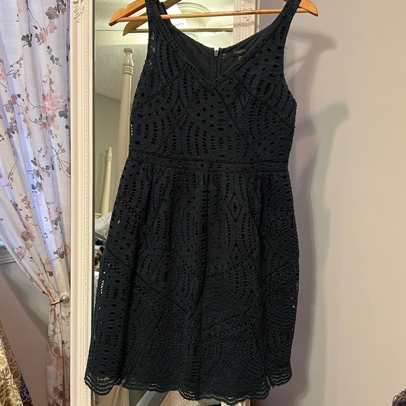 045 Ann Taylor Dark Green Lace Dress - Picture 4 of 9